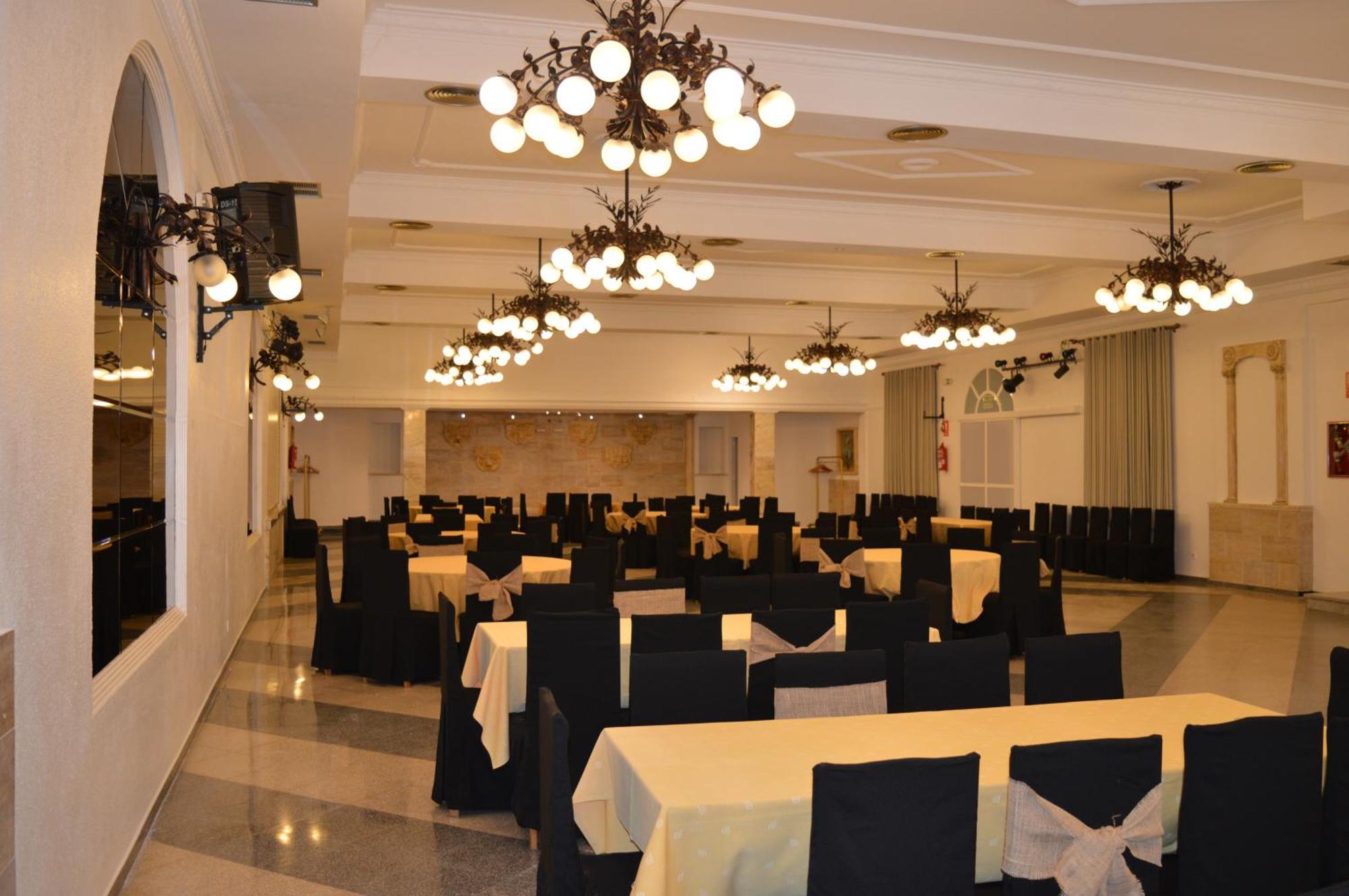 Nuevo Hotel Capitolio Valdepeñas Екстериор снимка